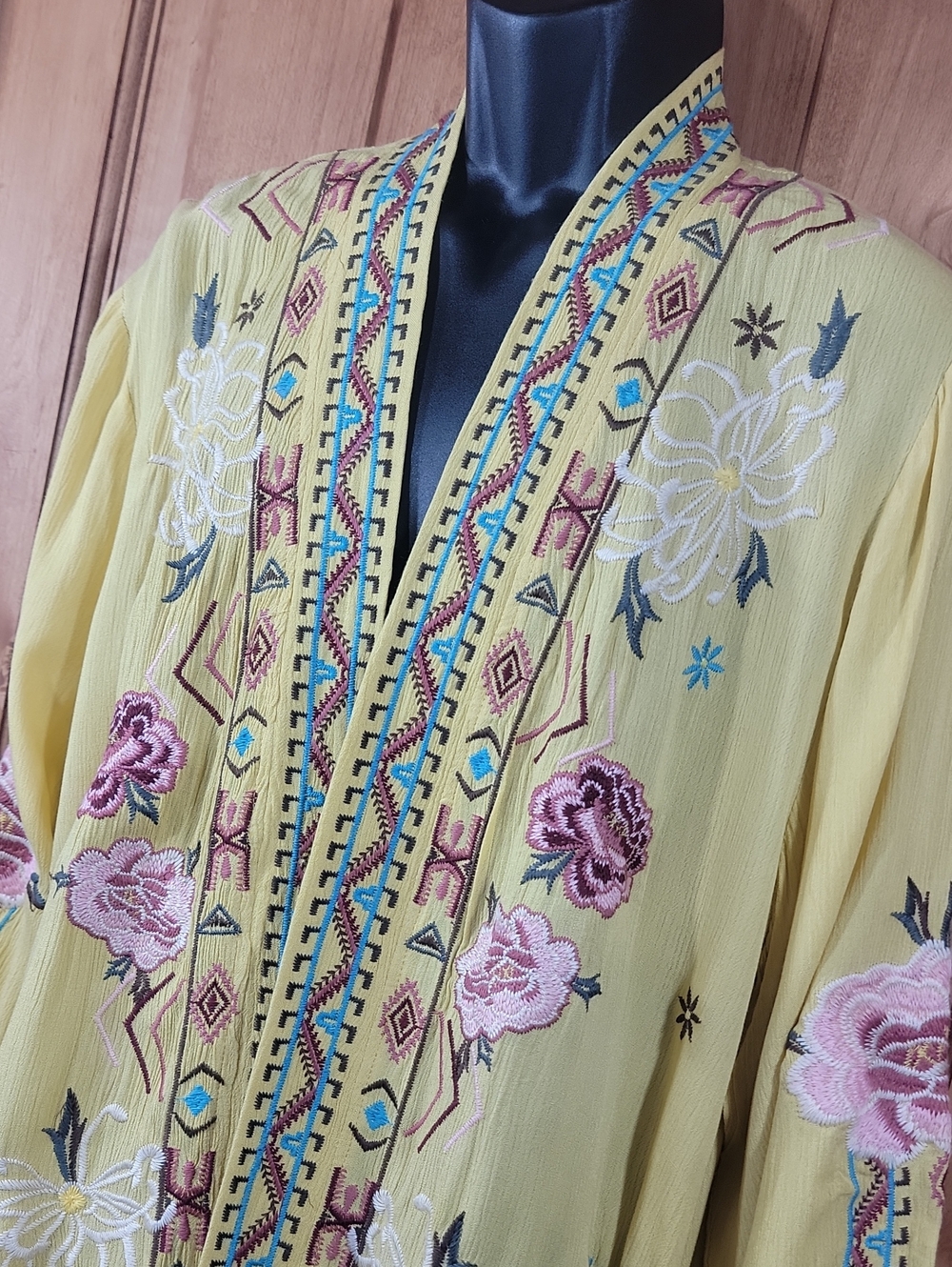 Paparazzi Embroidered Duster - Picture 3 of 16